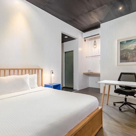 Draper Hotel Makati Makati City Kültér fotó