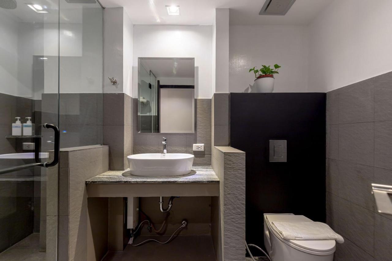 Draper Hotel Makati Makati City Kültér fotó